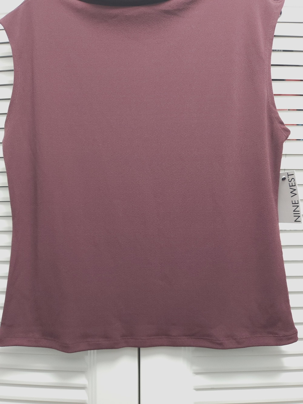 Nine West Sleeveless Mock Neck Top Burgundy Stretch Knit Size L NWT - Picture 3 of 10